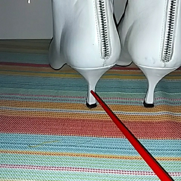 Stuart Weitzman ankle boot 8M - Picture 4 of 8